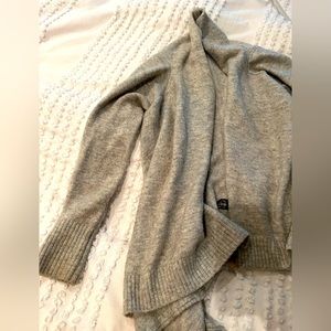 Zara knit cardigan Md